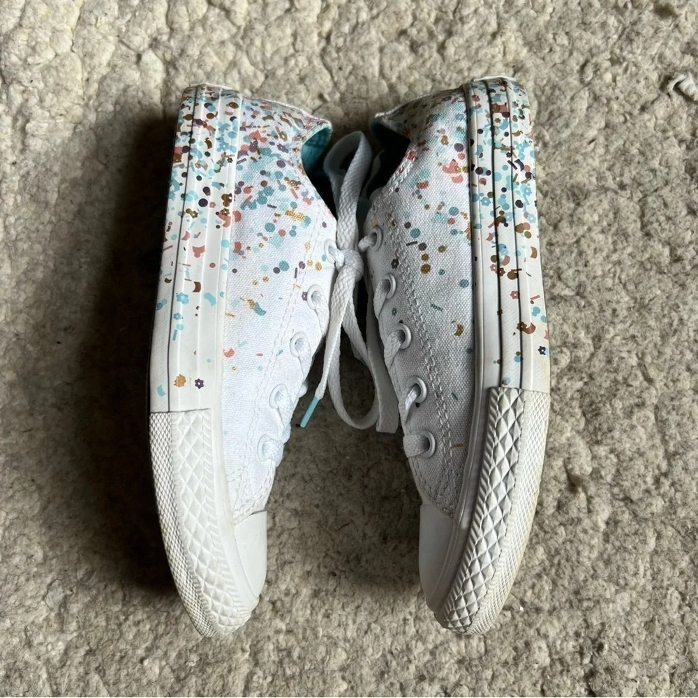 Converse: White Pastel Sprinkle Metallic Gold Paint Splatter Lace Up Sneakers